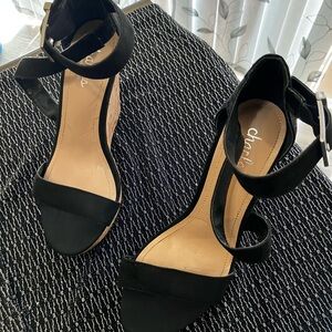 Black wedge heels 
3inch
Cross ankle strap
Gold buckle
Suede